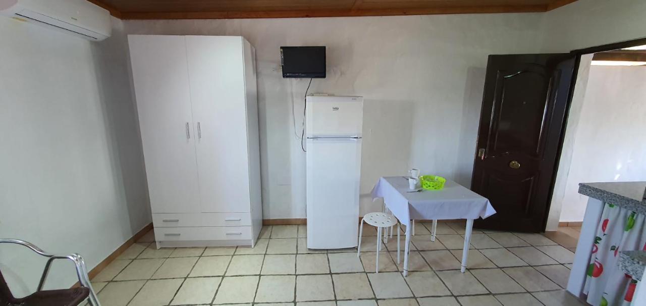 Estudios Con Piscina Compartida En Conil. Cadiz