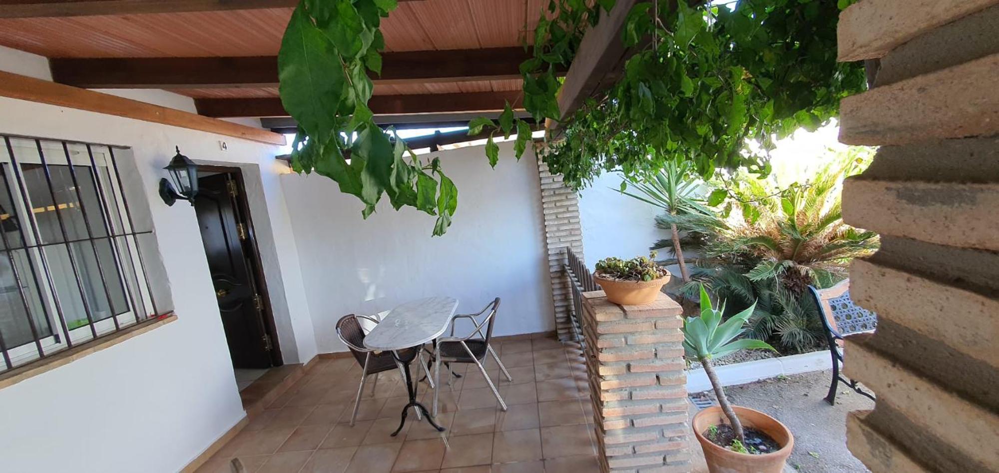 Estudios Con Piscina Compartida En Conil. Cadis